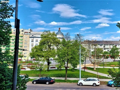 Debrecenben, Belvárosban a Petőfi téren, 1 emeleti, 65nm-es lakás! - Debrecen, Hajdú-Bihar - Lakás