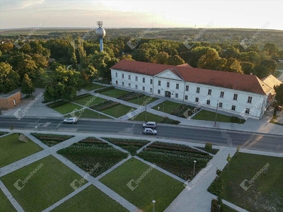 Eladó átlagos állapotú ház - Enying