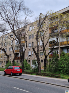 Eladó átlagos állapotú lakás - Budapest XX. kerület