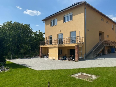 Eladó újszerű állapotú ház - Pécs