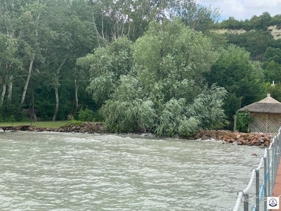 Eladó üdülőövezeti telek - Balatonakarattya, Veszprém megye