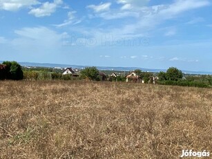 Balatoni panorámás külterületi telek eladó Siófok-Kilitiszőlőhegyen!