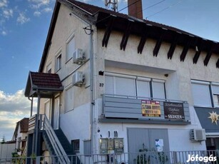 Hajduszoboszlói ház ,akár munkássszálónak is kíváló,eladó!