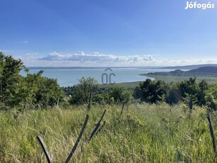 Badacsonyi kőpince és présház balatoni panorámával