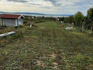 Balatonakaliban páratlan panorámájú zártkerti telek beépítési lehetősé