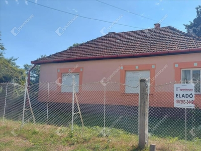 Eladó felújítandó ház - Doboz