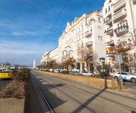 Eladó átlagos állapotú lakás - Budapest V. kerület