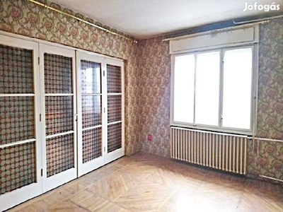 Dunaújváros Újtelepen, 3 szintes családi ház eladó - Dunaújváros, Fejér - Ház
