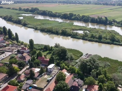 Szigetszentmiklóson Duna parthoz közel különálló családi ház eladó - Szigetszentmiklós, Pest - Ház