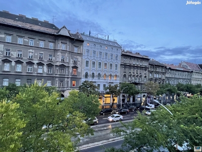 NAGYPOLGÁRI LAKÁS - A KIEMELT PALOTANEGYED KÖRÚTJÁN - MESÉS KILÁTÁSSAL - VIII. kerület, Budapest - Lakás