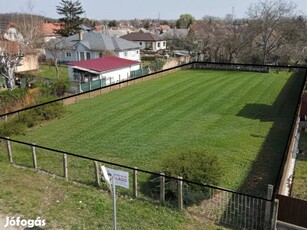 Debrecen, Kard utca 67. szám alatt lakóövezeti 827 m2 telek eladó