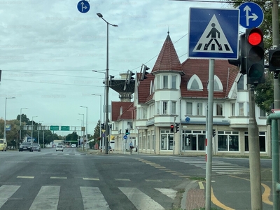 Kiadó utcai bejáratos üzlethelyiség - Békéscsaba, Szarvasi út