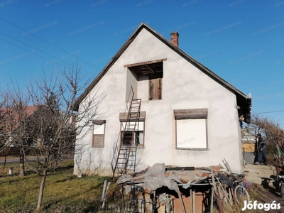 Csak a mi kínálatunkban Szigetbecsén sürgősen eladó családi ház