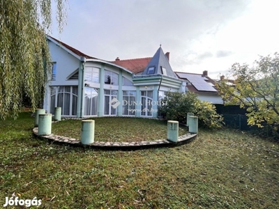 Pécsi eladó 167 nm-es ház