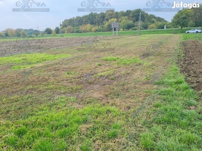 Szeged-Szőregen belterületi zárt kert Eladó!