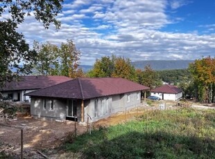 Eladó téglalakás Pilisjászfalu, földszint