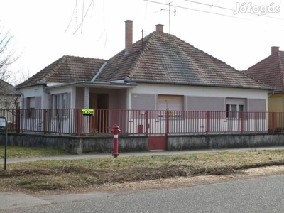 Kalocsa Kertvárosában a Jókai utcában családi ház eladó! - Kalocsa, Bács-Kiskun - Ház
