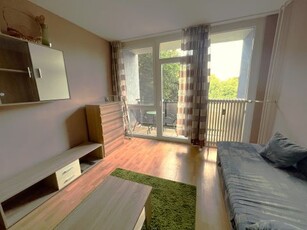 Eladó Lakás, Baranya megye Pécs Kertvárosban jó állapotú 3 szobás erkélyes lakás