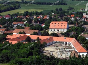 Pannonhalma, ingatlan, ház, 1600 m2, 185.000.000 Ft