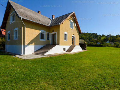 Eladó családi ház - Balatongyörök, Zala megye