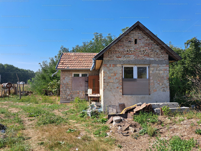 Eladó családi ház - Monor, Hegyessytanya