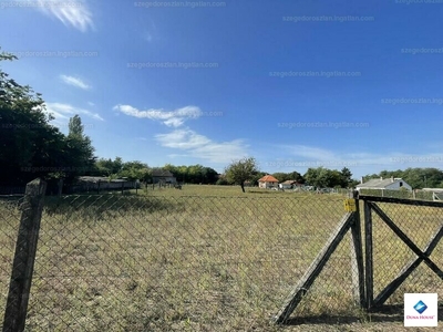 Eladó lakóövezeti telek - Kecskemét, Felsőszéktó