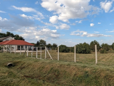 Eladó lakóövezeti telek - Székesfehérvár, Szilva utca