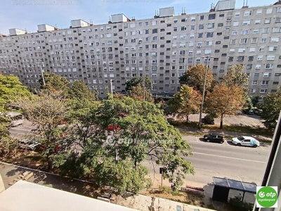 Eladó panel lakás - Debrecen, Csapó utca