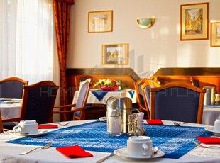 Eladó hotel Győr