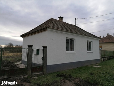 Gyömörén, Győrtől és Pápától 15 percnyire családi ház eladó