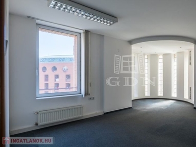 Kiadó iroda/üzlethelyiség Budapest VIII. ker 5 009 Euro