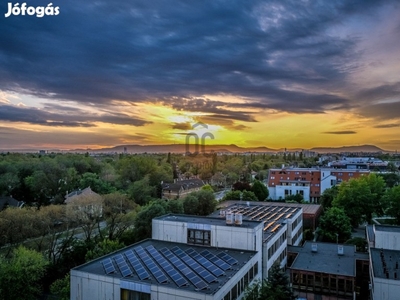 Ritkaság! Nagyon-nagyon igényesen felújított panorámás lakás!