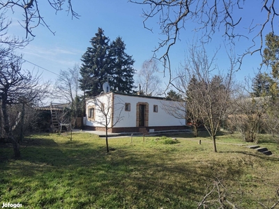 Ízlésesen felújított, téliesített, bővíthető nyaraló, szabadstrand 1km - Balatonakarattya, Veszprém - Ház