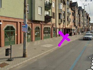 Debrecen belváros, Csapó utcán, Fórum mellett 2 db zárható garázs