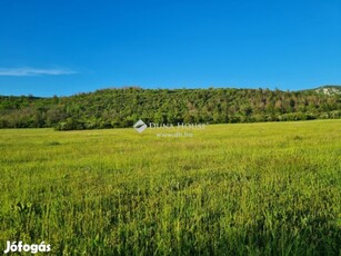 Eladó telek, Kesztölc