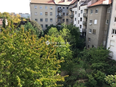 Eladó átlagos állapotú lakás - Budapest XI. kerület