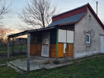 Eladó családi ház - Hajdúsámson, Sáska utca