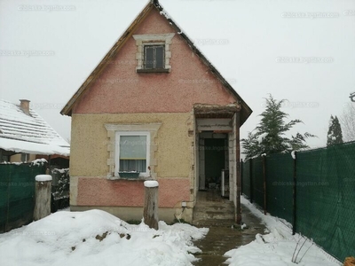 Eladó családi ház - Oroszlány, Komárom-Esztergom megye
