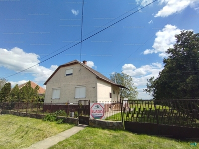 Eladó családi ház - Tiszalúc, Alkotmány utca