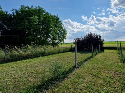 Eladó lakóövezeti telek - Balatonkeresztúr, Somogy megye