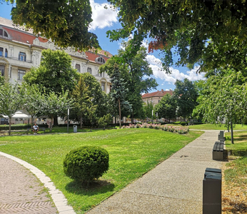 Kiadó tégla lakás - Szeged, Dugonics tér