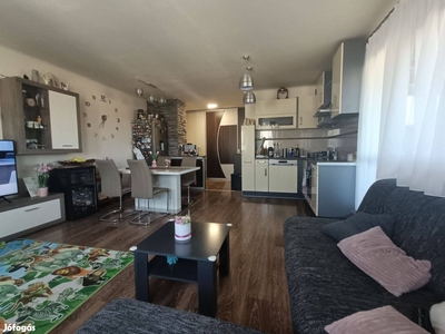 Penthouse jellegű lakás kiváló áron eladó - Mosonmagyaróvár, Győr-Moson-Sopron - Lakás