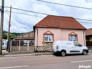 Győri kapu délen eladó felújítandó 5 szobás családi ház 719 m2-es telk