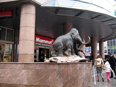Mammut 1 bevásárló központban frekventált üzlethelyiség kiadó!