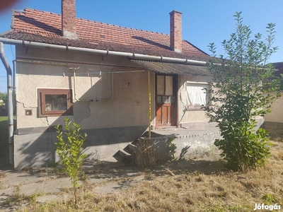 Pusztaszeren 60m2-es felújítandó családi ház eladó! - Pusztaszer, Csongrád-Csanád - Ház