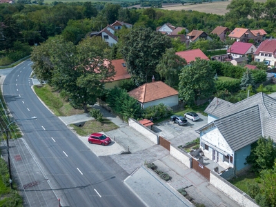 Eladó utcai bejáratos üzlethelyiség - Mende, Központ