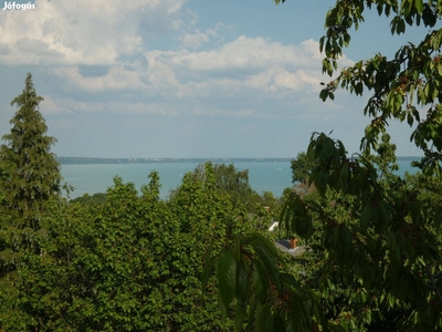 Balatonalmádiban azonnal birtokba vehető részpanorámás családi ház - Balatonalmádi, Veszprém - Ház