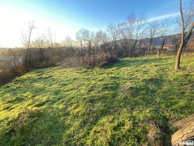 Esztergom-Szamárhegy eladó belterületi panorámás telek!