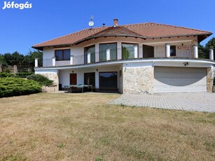 Eladó panorámás családi ház a Skanzen fölött !