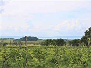 Eladó telek Balatoncsicsó